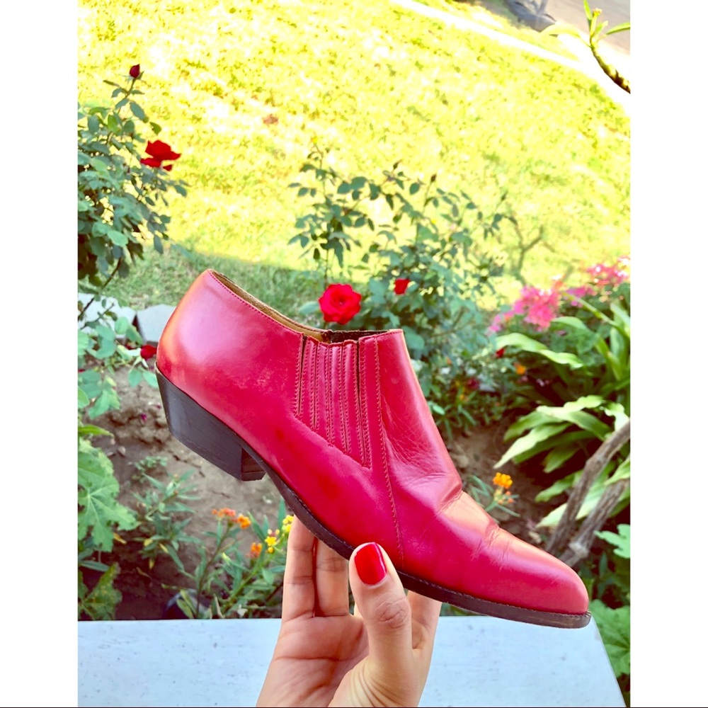 🛑SALE🛑 Vintage Sudini red booties 🌶